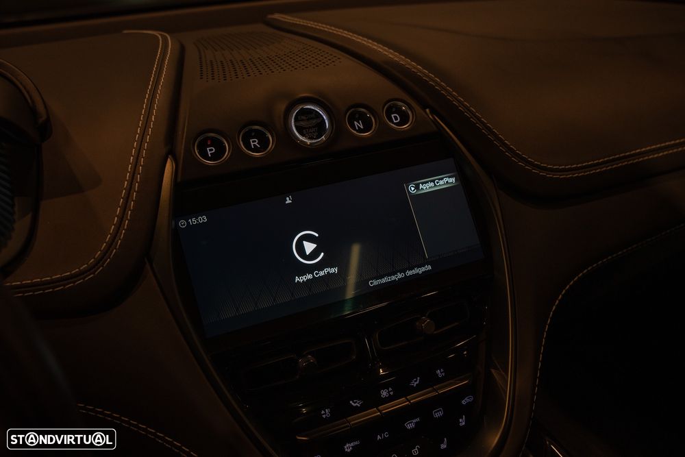 Aston Martin DBX - 30