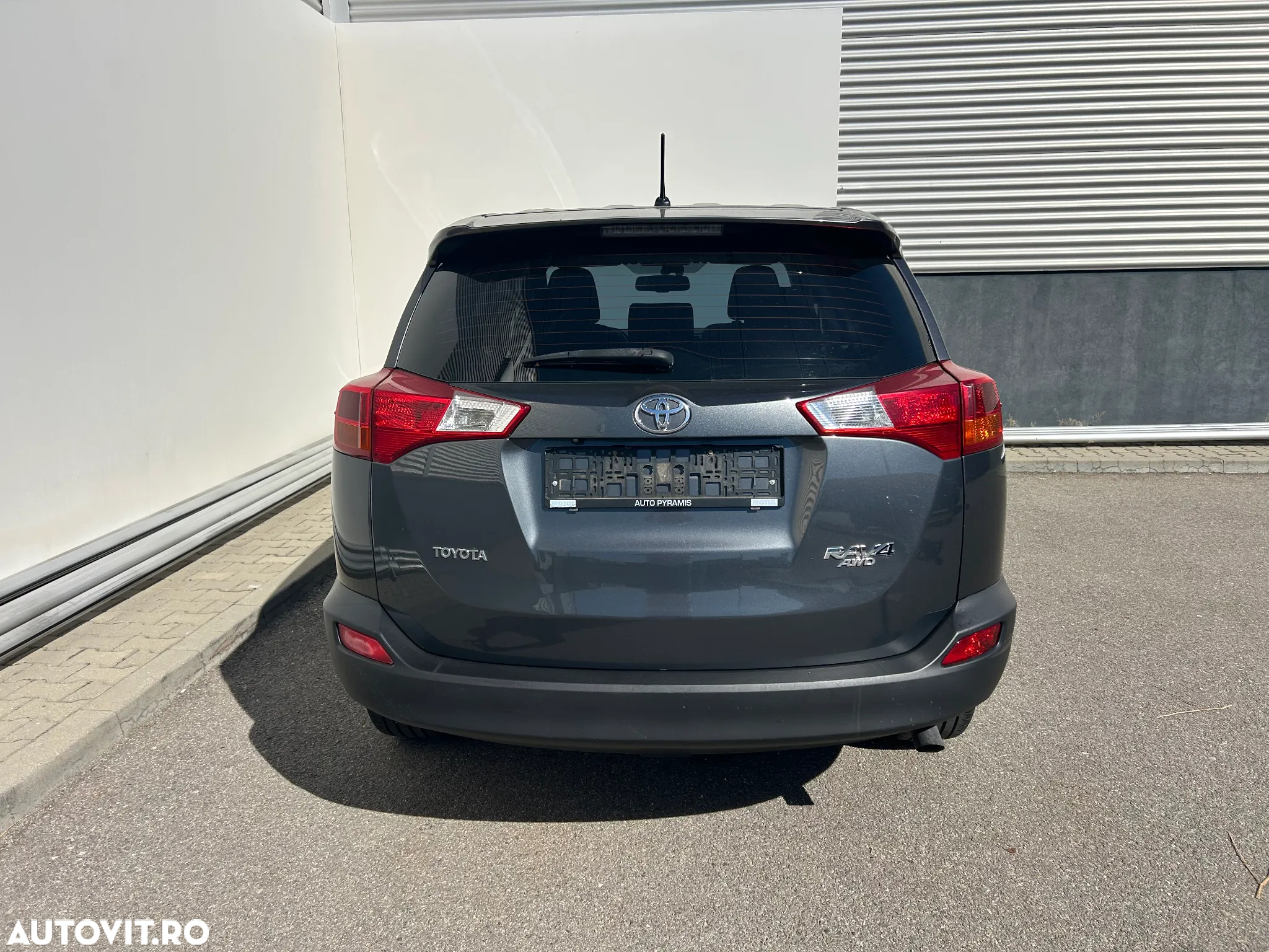 Toyota RAV4 - 2
