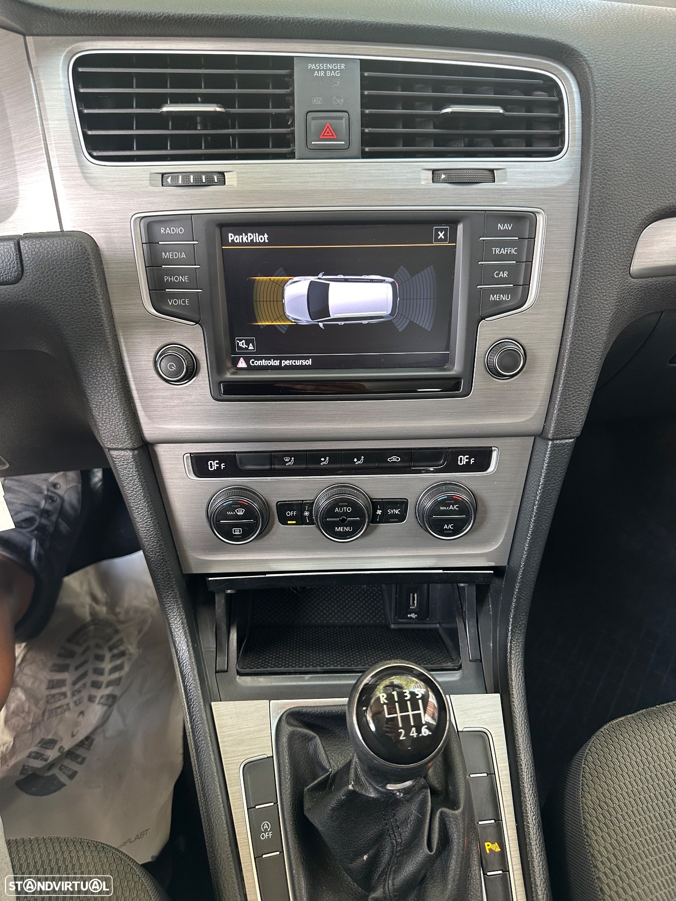 VW Golf Variant 1.6 TDi BlueMotion Confortline - 13