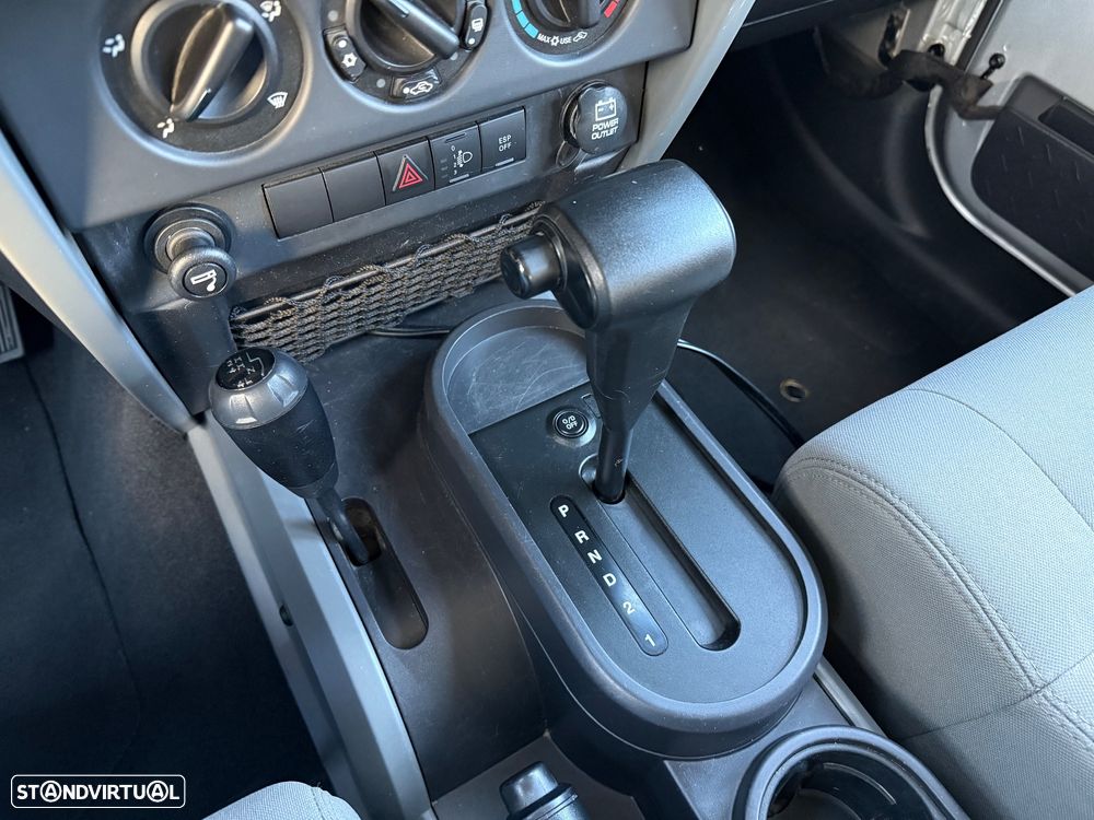 Jeep Wrangler Unlimited 2.8 CRD ATX Sahara - 20