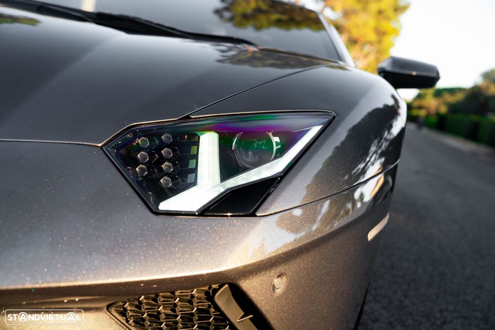 Lamborghini Aventador 6.5 V12 LP740-4 S - 18