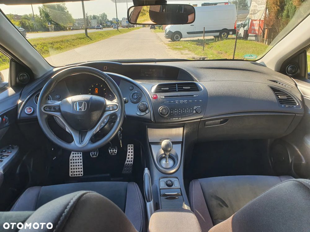 Honda Civic 1.4 i-VTEC Sport Black Edition - 11