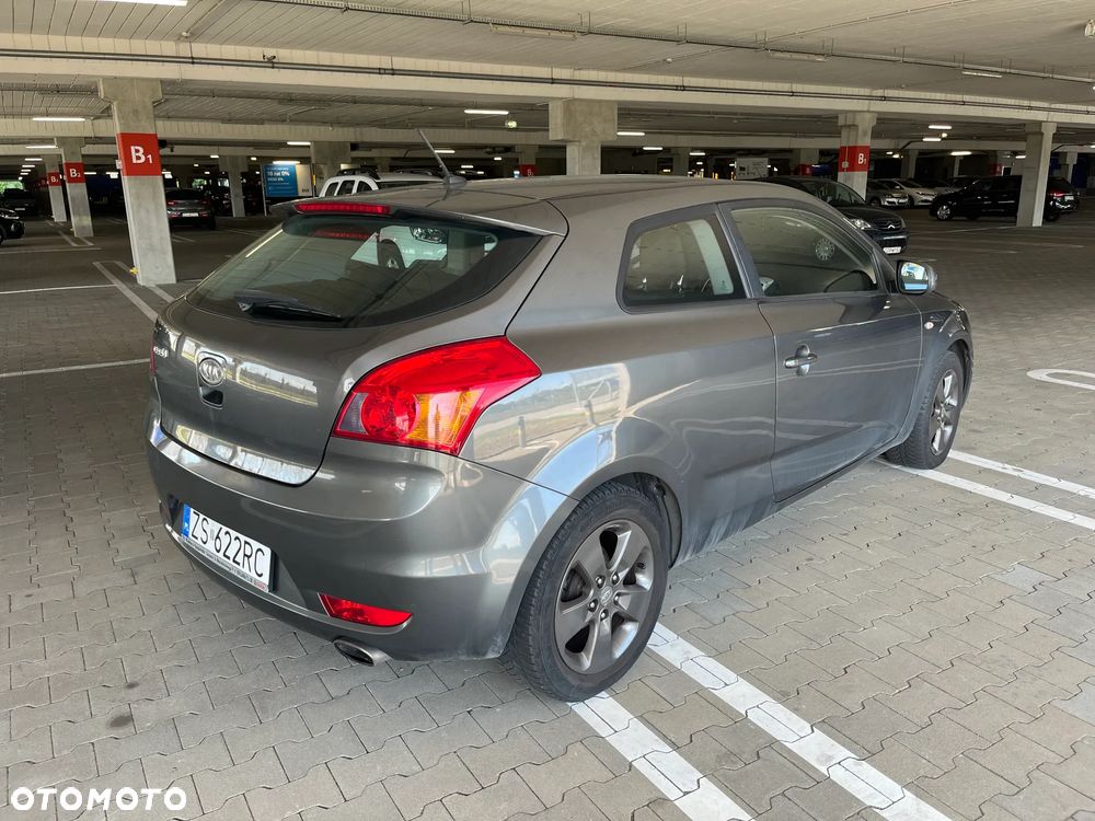Kia Ceed - 4