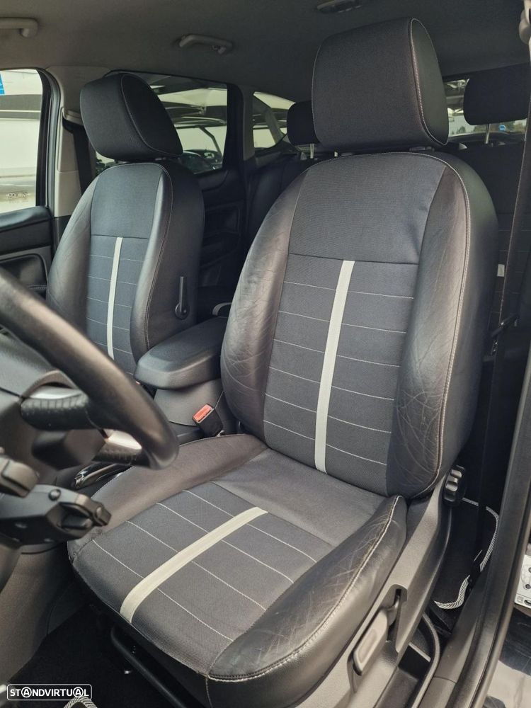 Ford Kuga 2.0 TDCi Titanium - 13