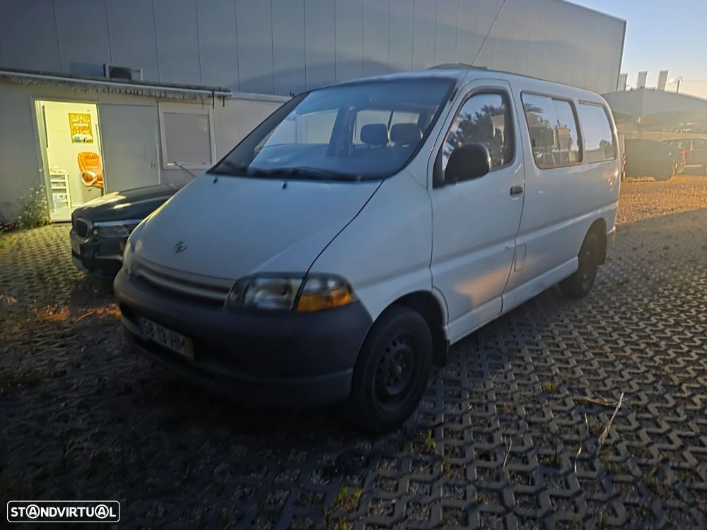 Toyota HiAce 2.4 D LH102L 4 Vidros - 1