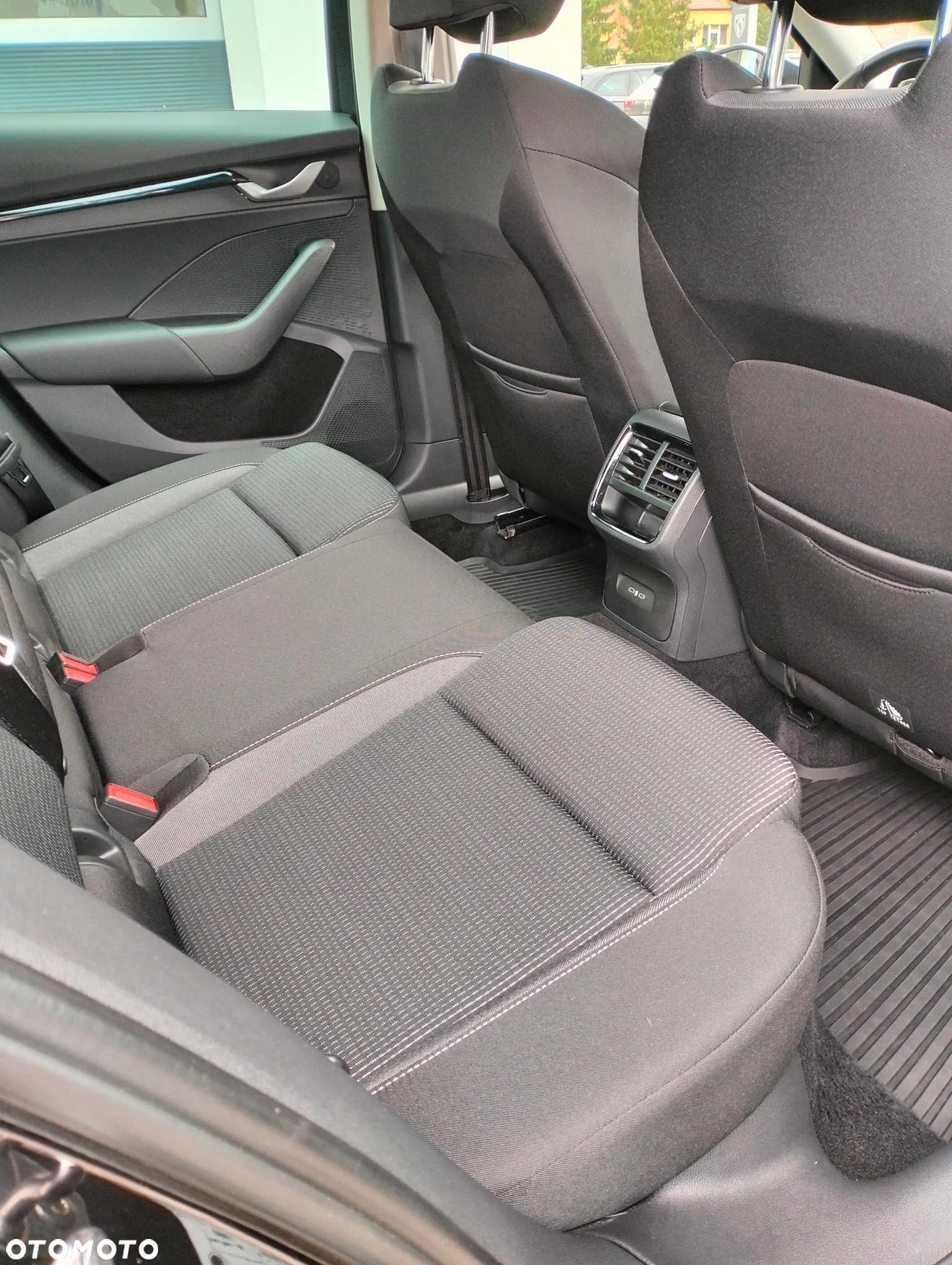 Skoda Octavia ver-1-5-tsi-mhev-selection-dsg - 17