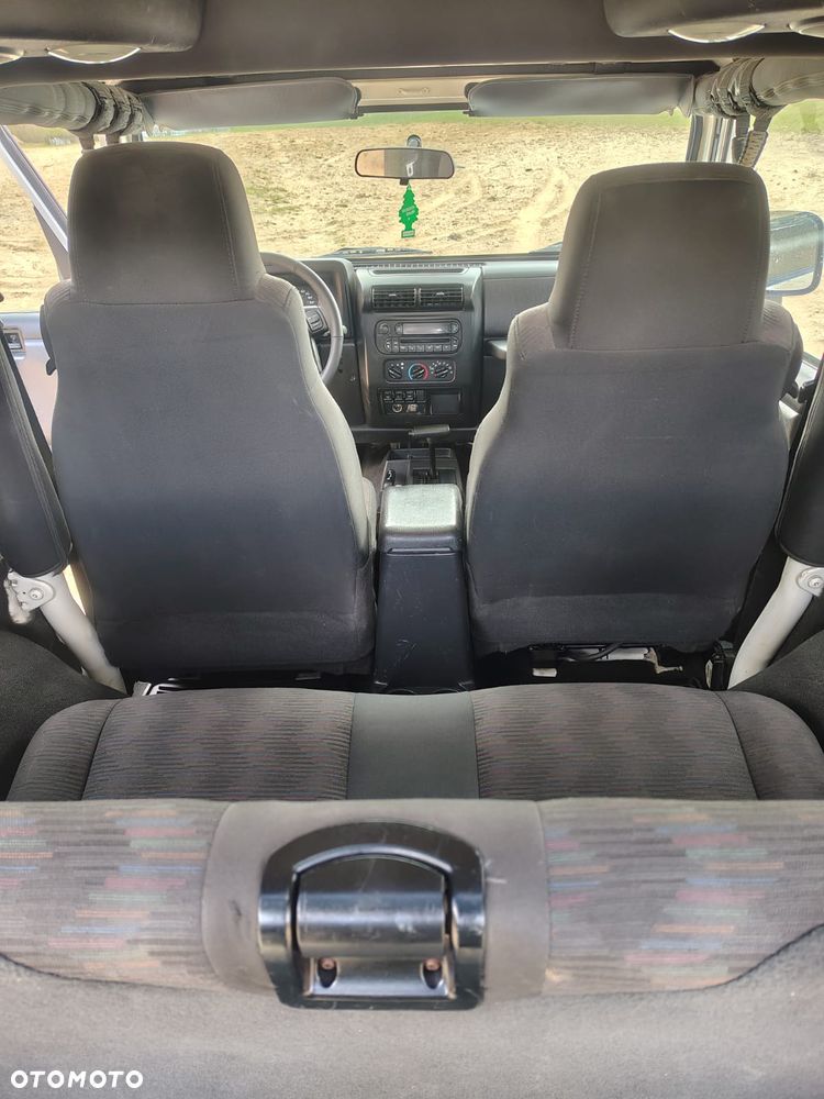 Jeep Wrangler - 9