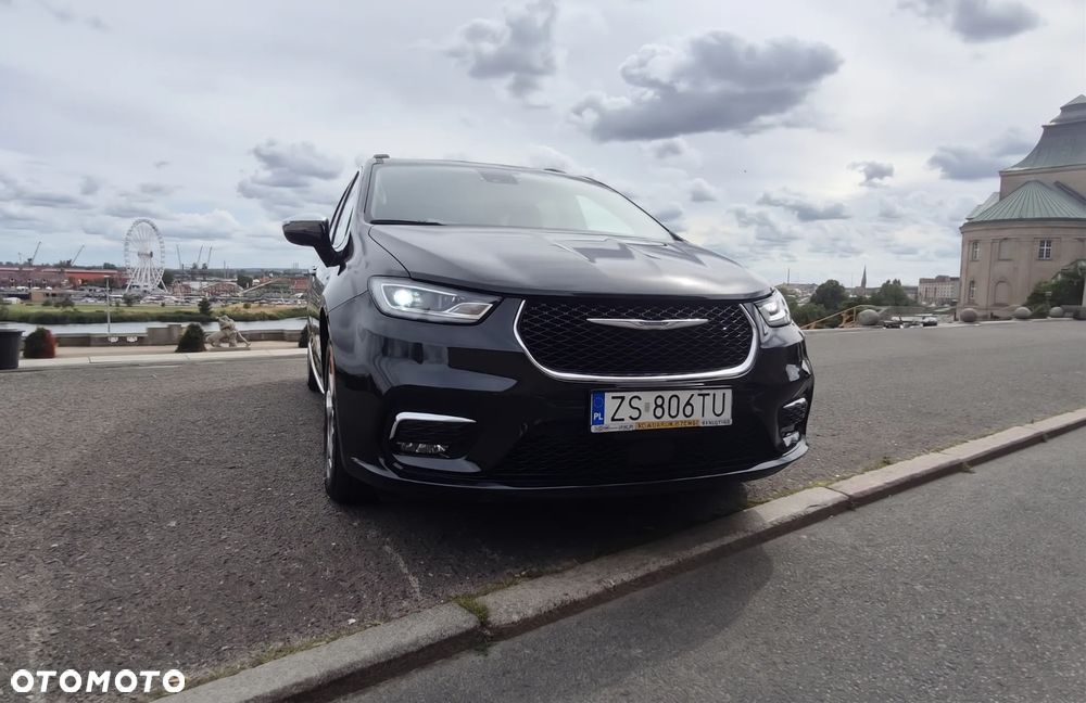 Chrysler Pacifica - 4