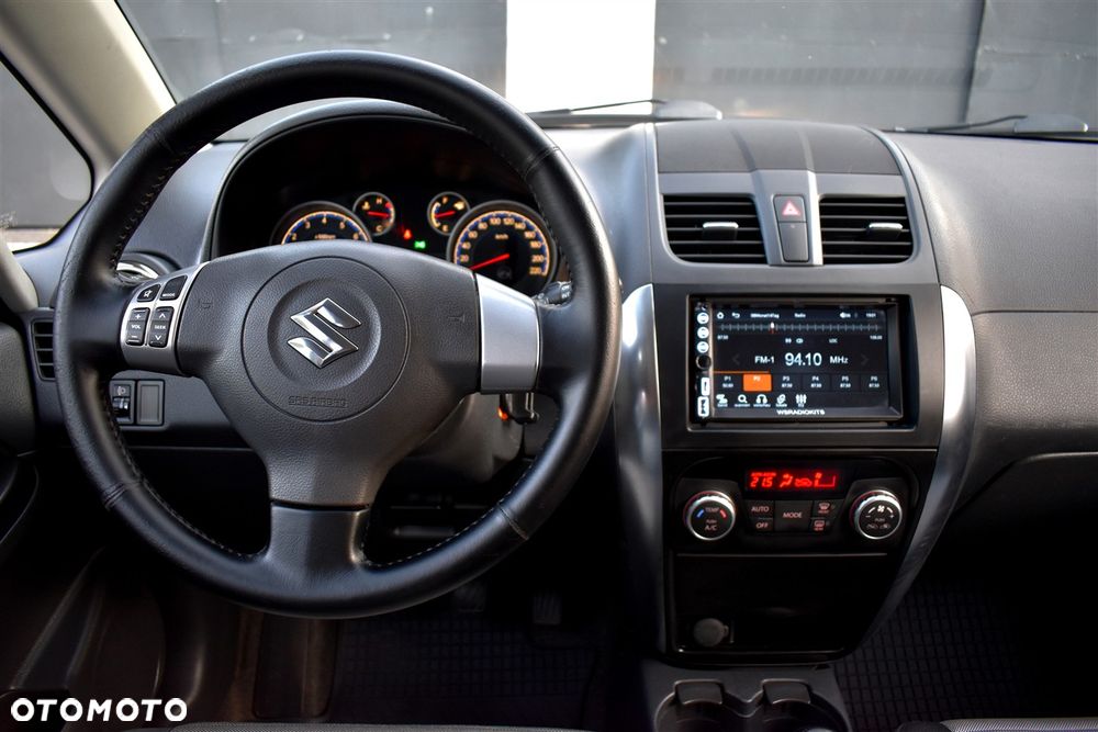 Suzuki SX4 1.6 VVT Streetline 4x2 Club - 28