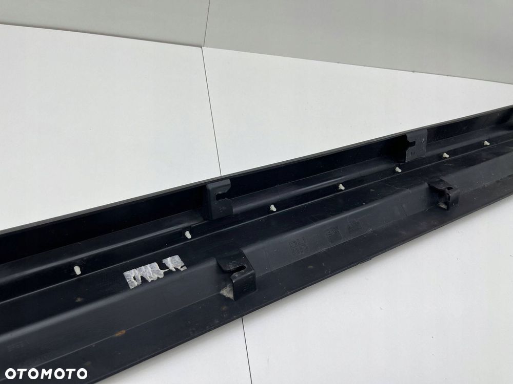 VOLVO XC40 NAKŁADKA LISTWA PROGOWA PRAWA 31448224 - 8