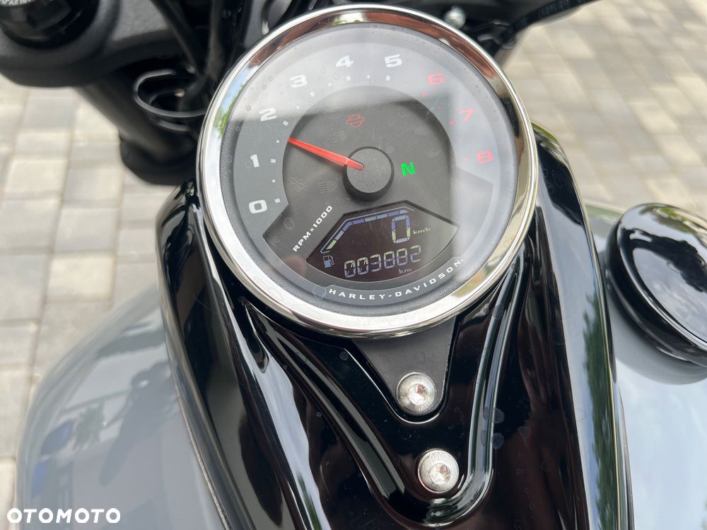 Harley-Davidson Softail Fat Bob - 10