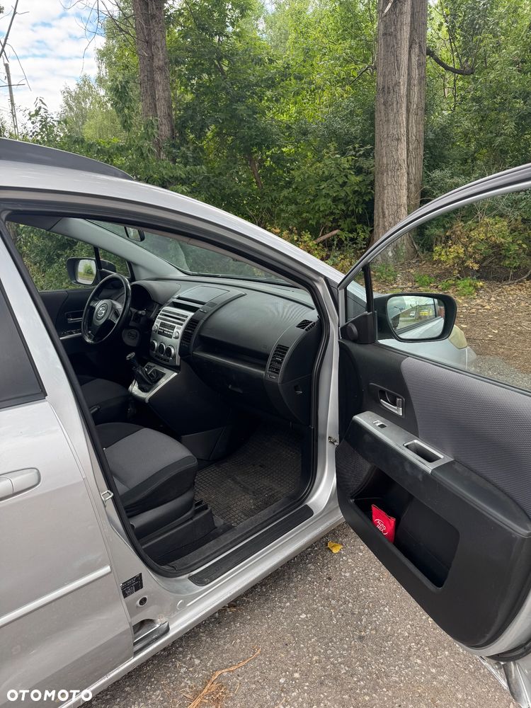 Mazda 5 - 11