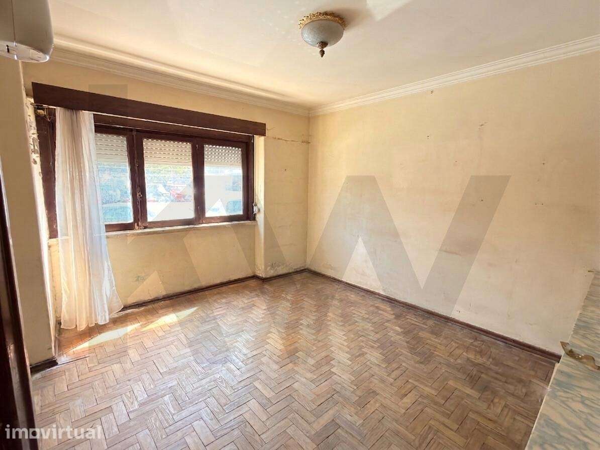 Apartamento de 80 m2 para Remodelação na Pontinha (Junto ao Metro e Me - Grande imagem: 2/11