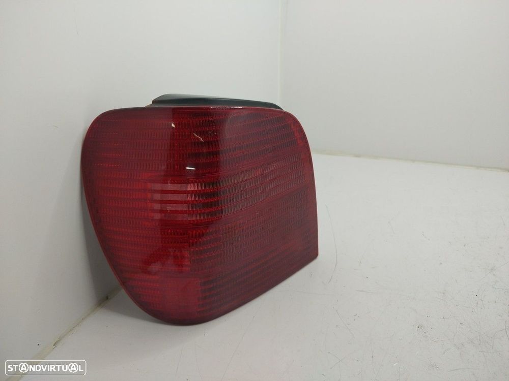 Farolim Stop Esq Volkswagen Polo (6N) - 1