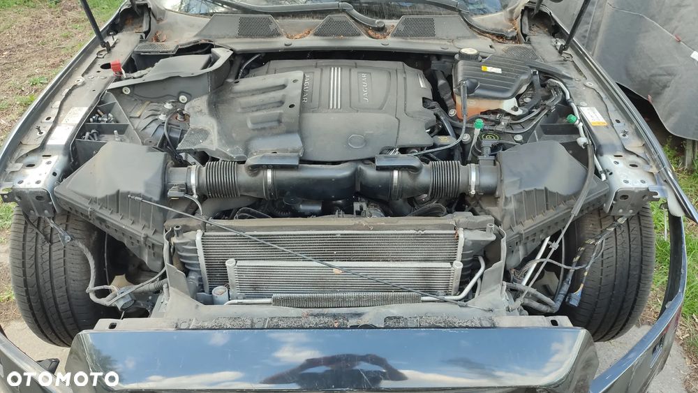 Jaguar XJ 3.0 T LWB Portfolio - 10