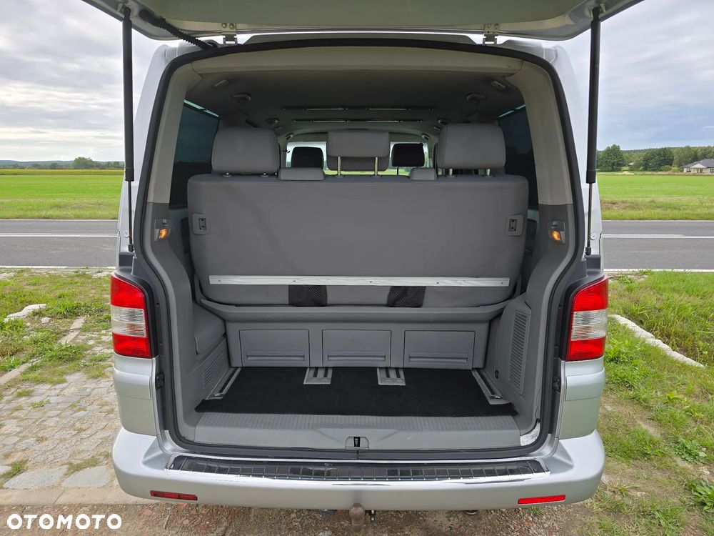 Volkswagen Multivan - 22