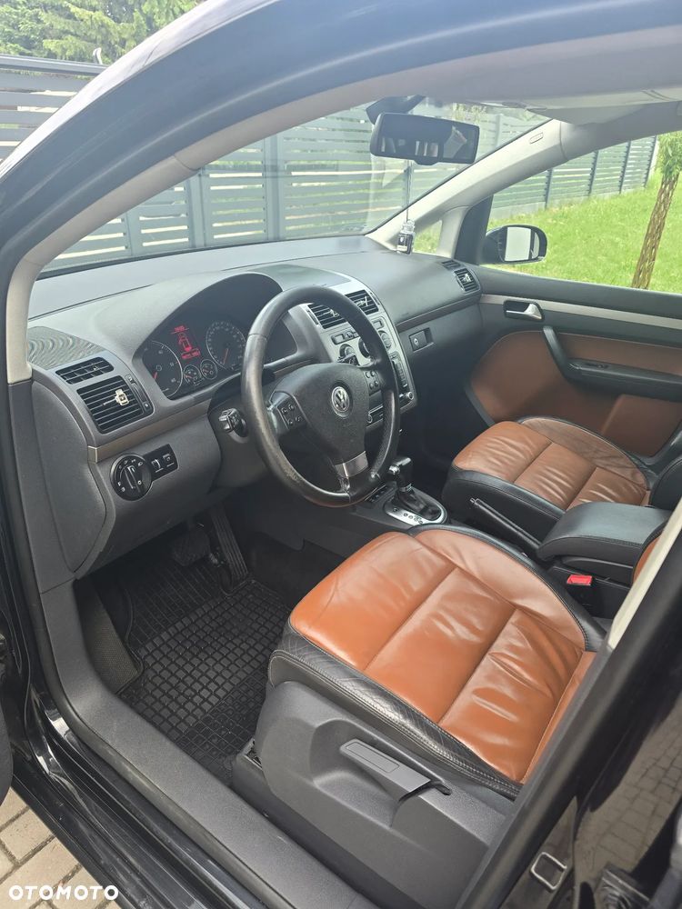 Volkswagen Touran 2.0 TDI DPF DSG Cross - 14