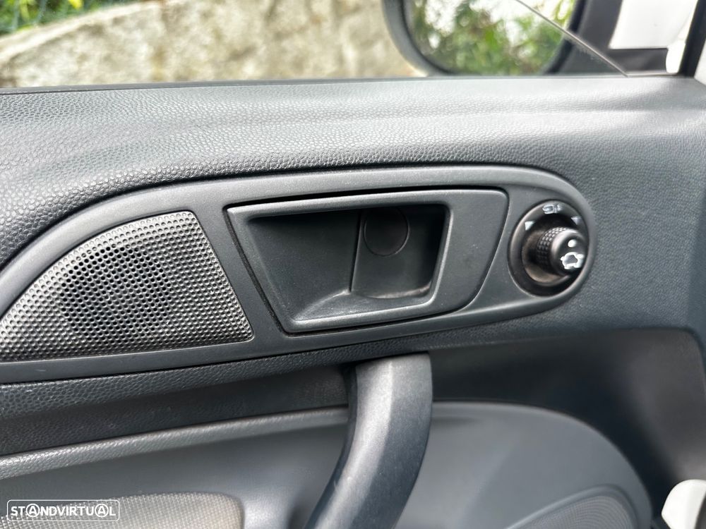 Ford Fiesta 1.4 TDCI van - 26