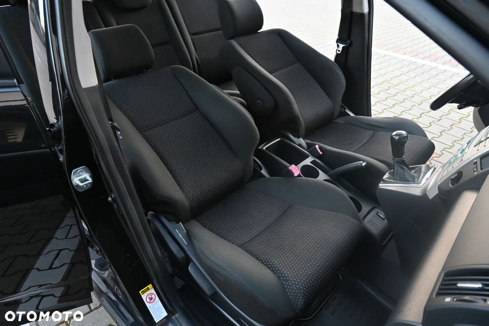 Toyota Corolla Verso 1.8 Sol + 7os - 33