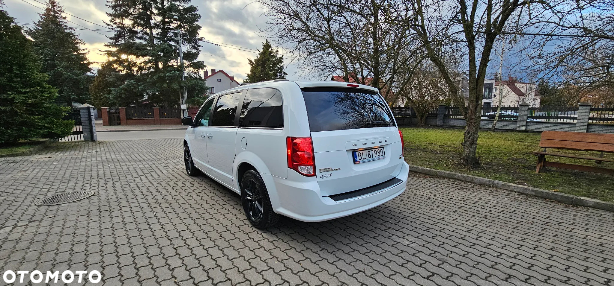 Dodge Grand Caravan - 26