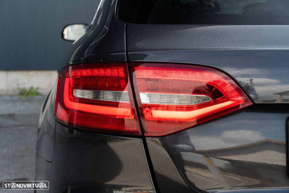 Audi A4 Avant 2.0 TDI quattro Advance S tronic - 55