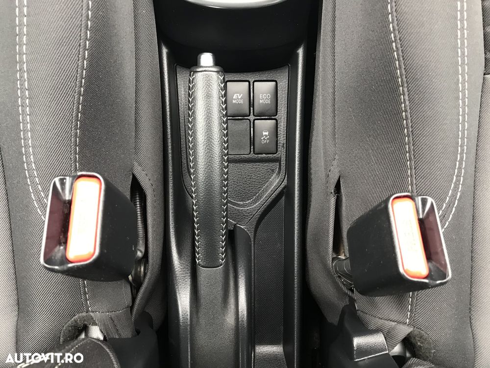 Toyota Yaris - 35
