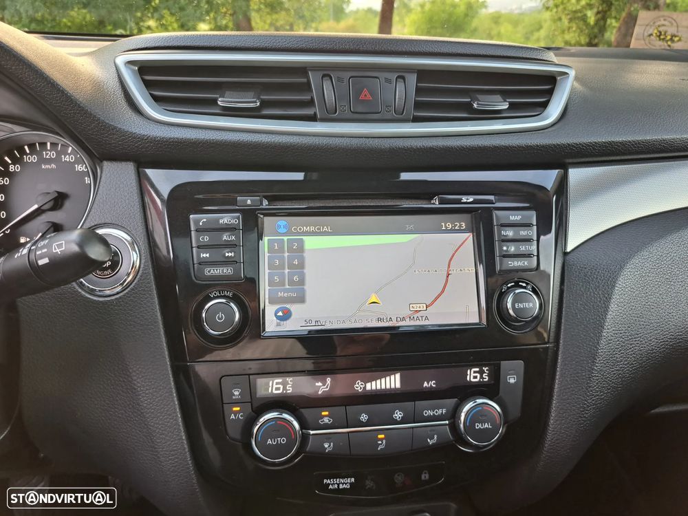 Nissan Qashqai 1.5 dCi N-Connecta 18 - 24