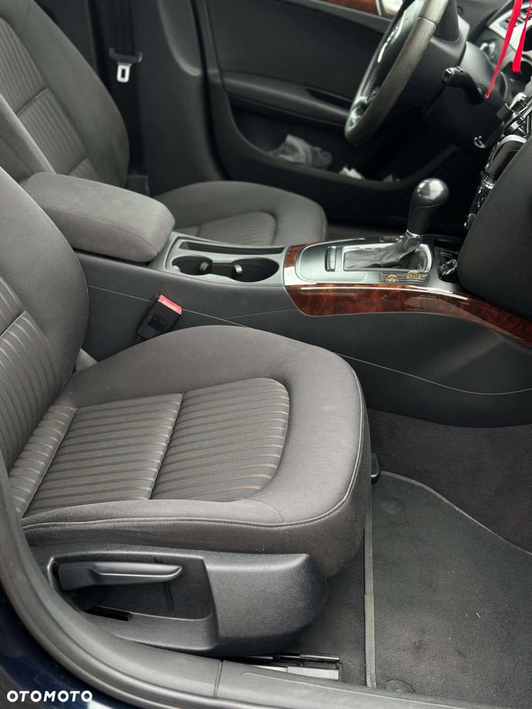 Audi A4 Limousine - 8