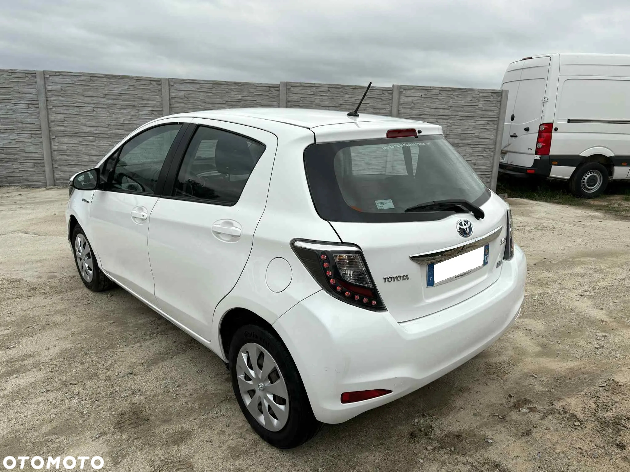 Toyota Yaris Hybrid 1.5 VVT-i - 35