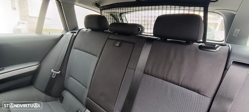 BMW 320 d Sport - 16