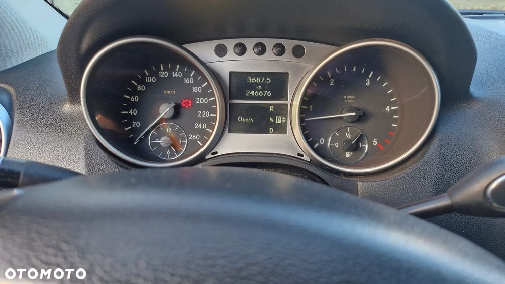 Mercedes-Benz ML 300 CDI 4Matic 7G-TRONIC DPF BlueEFFICIENCY - 21