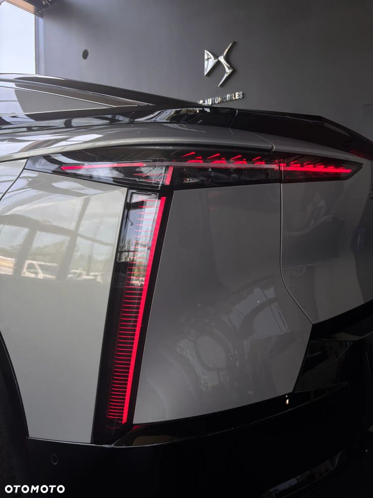 DS Automobiles N°8 73kWh Étoile - 8