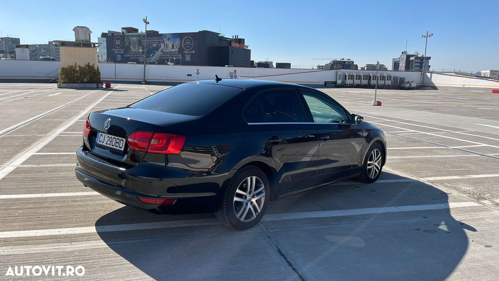 Volkswagen Jetta 1.6 TDI CR DPF DSG Comfortline - 2