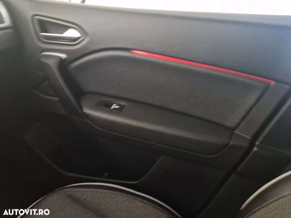 Renault Captur TCe 140 EDC Intense - 24