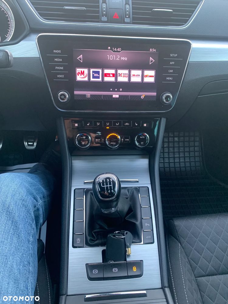 Skoda Superb 1.5 TSI ACT Style - 16
