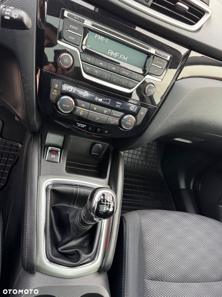 Nissan Qashqai 1.2 DIG-T N-Vision - 25