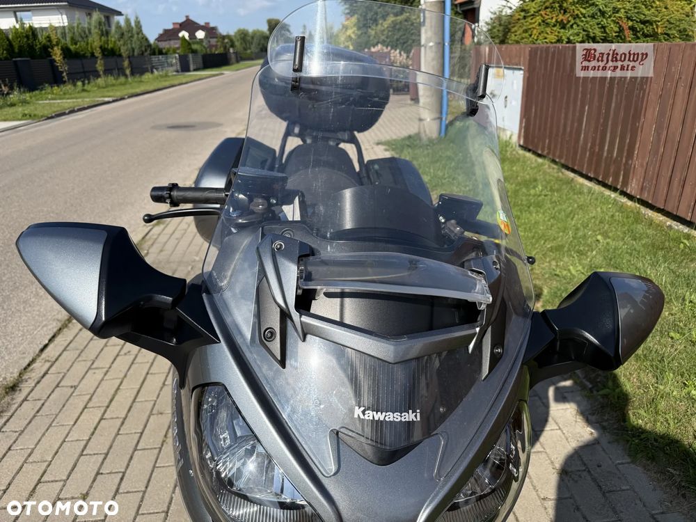 Kawasaki GTR - 14