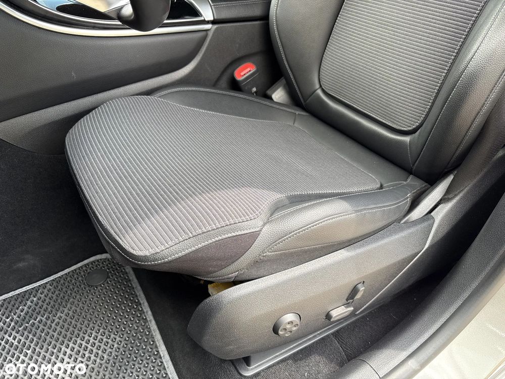 Mercedes-Benz GLC 200 4Matic 9G-TRONIC Avantgarde Advanced - 12