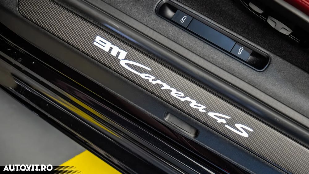 Porsche 911 4S - 31