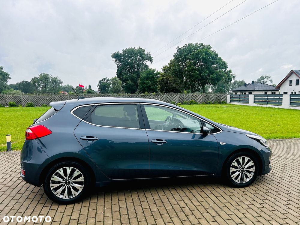 Kia Ceed 1.6 CRDi 136 ISG Dream Team Edition - 13