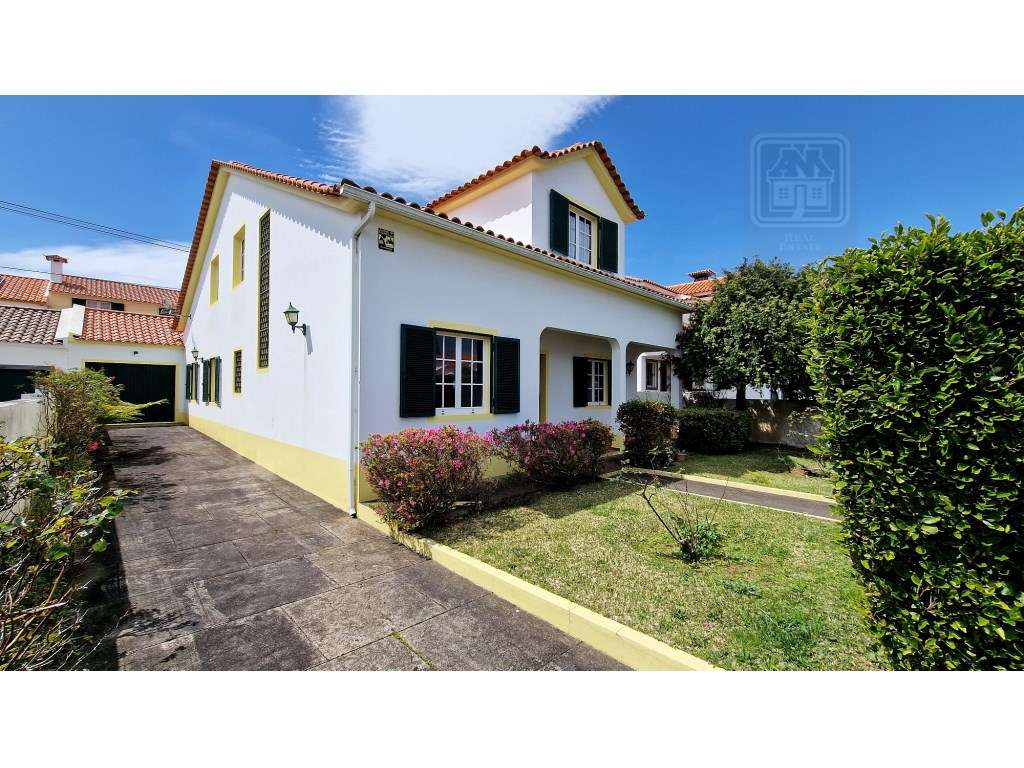 VENDA de MORADIA - VIVENDA T4+1 com Jardim e Garagem - Relva, Ponta... - Grande imagem: 2/60