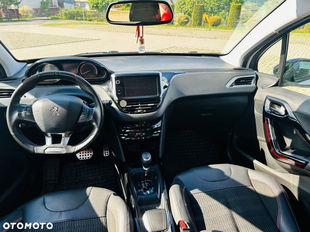 Peugeot 2008 1.2 Pure Tech GPF Allure S&S EAT6 - 20