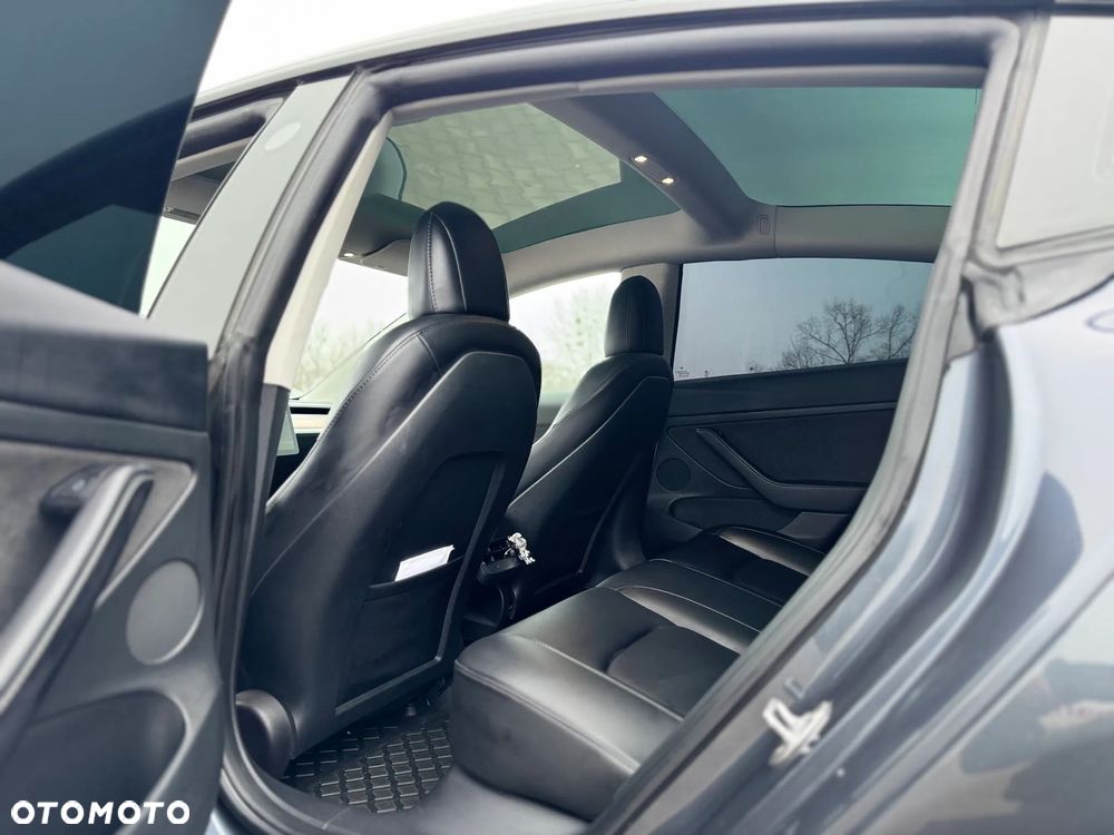 Tesla Model 3 RWD - 29