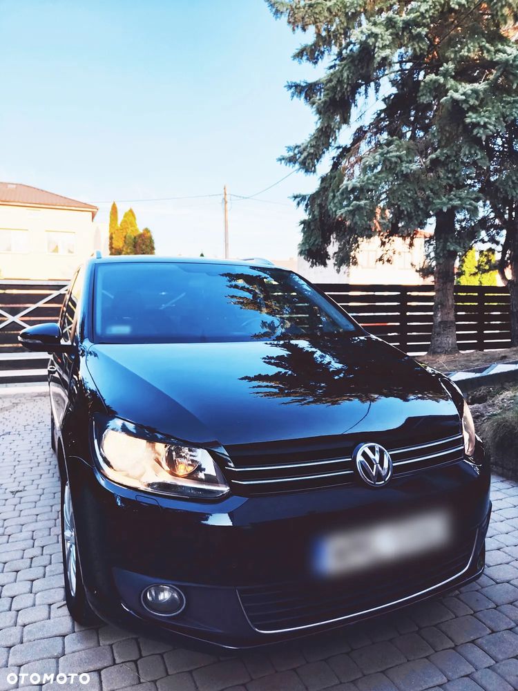 Volkswagen Touran - 11