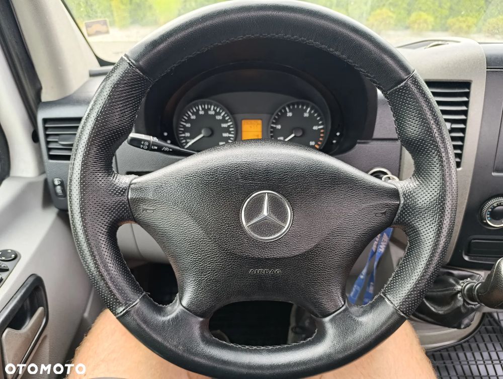 Mercedes-Benz Sprinter - 9