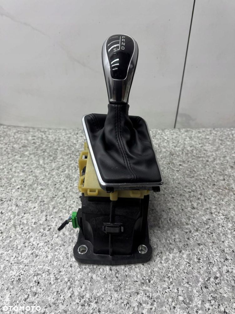 wybierak lewarek gałka zmiany biegów volvo v40 ii 2012-2018r 31367679 - 2