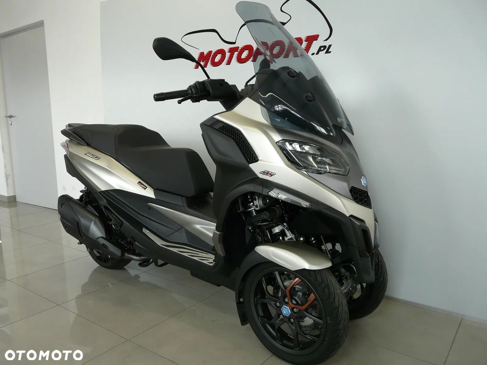 Piaggio MP-3 - 19