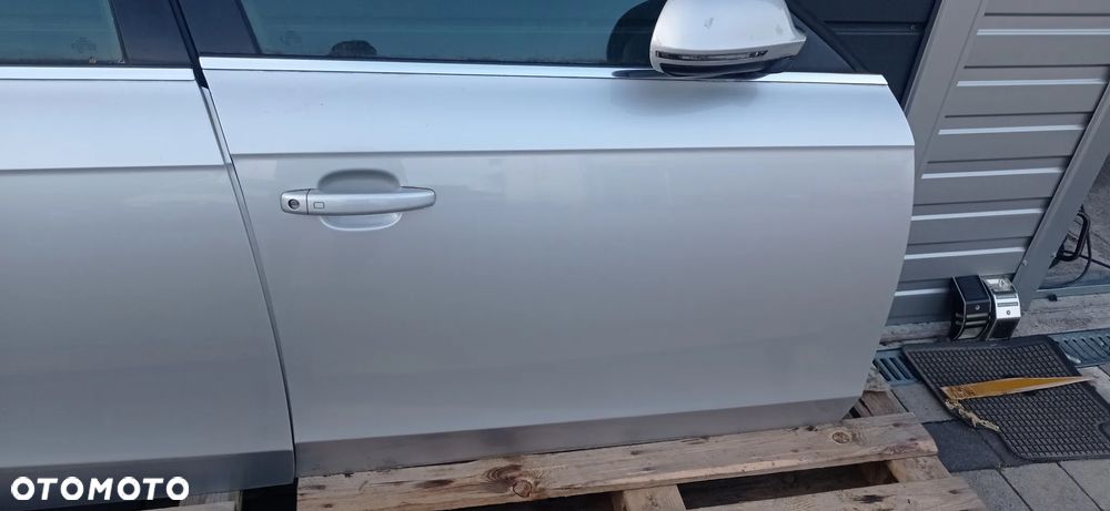 AUDI A4 B8 Sedan drzwi lewe  tylne LX7W - 11