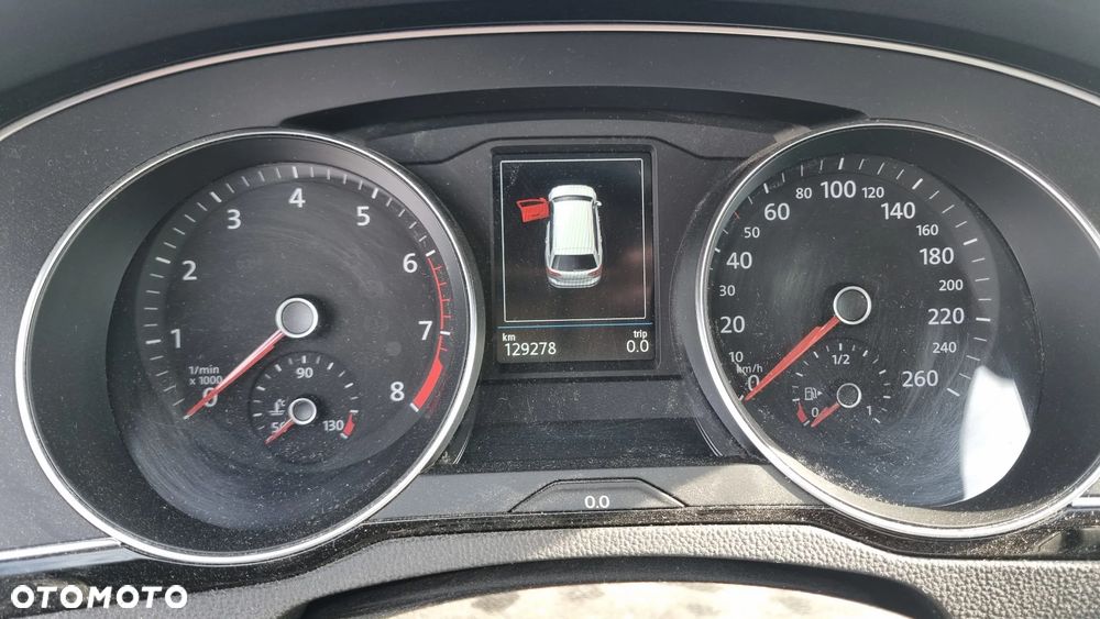 Volkswagen Passat - 32