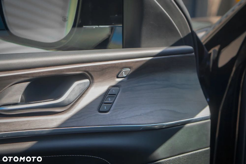 Jeep Grand Cherokee - 22